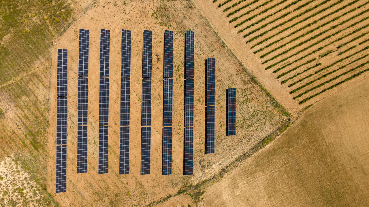 Imagen aérea de una instalación de un sistema Muniellos realizada por Alusín Solar.