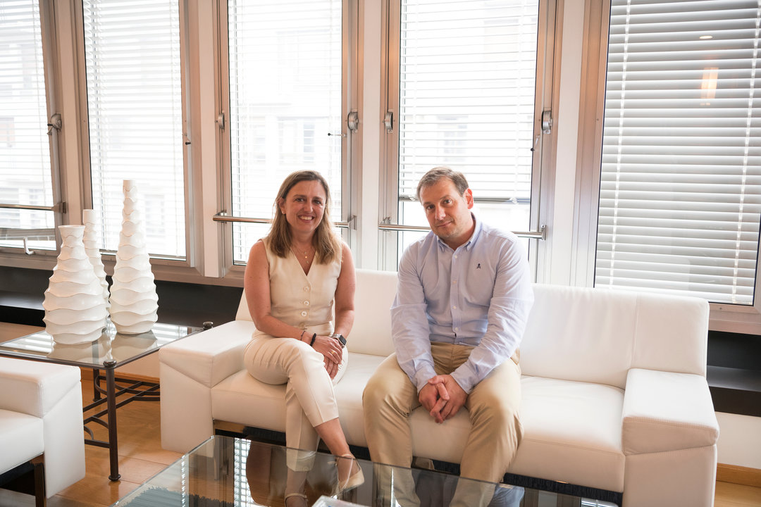 María Calvo, presidenta de FADE y Jorge Enríquez, director de Transformación, trabajan al frente de la federación en aras de la digitalización de las empresas asturianas a través de la Oficina Acelera Pyme / Marta Martín.