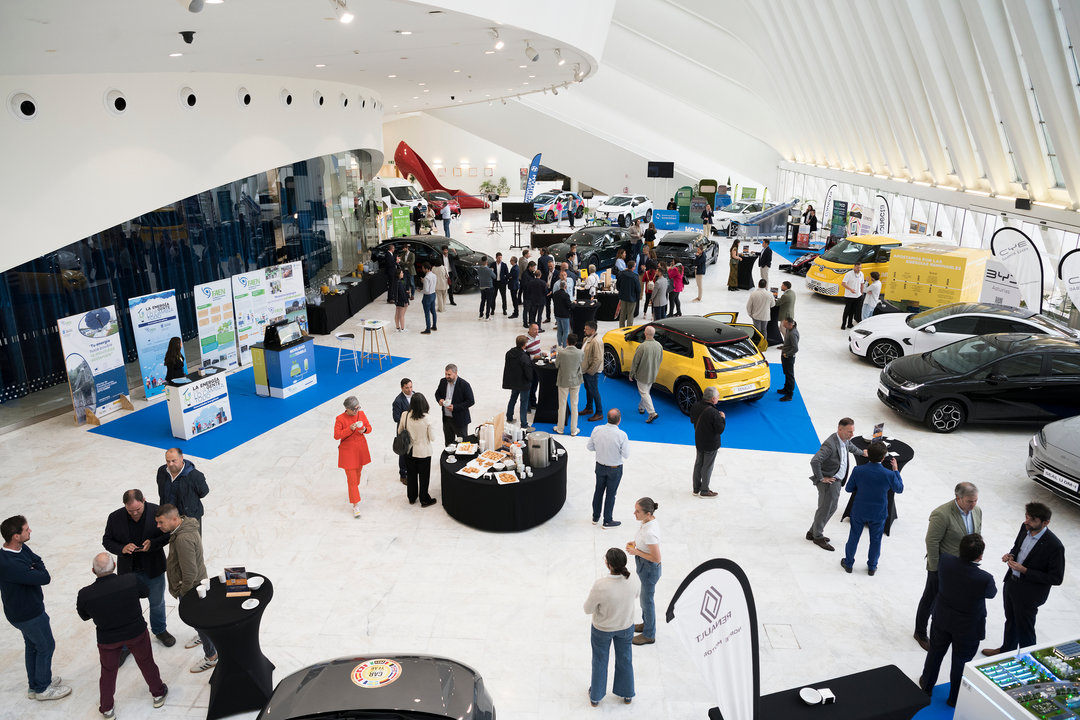 El interior del Palacio de Exposiciones y Congresos de Oviedo durante la inauguración de Moveo 2024 / Marta Martín.