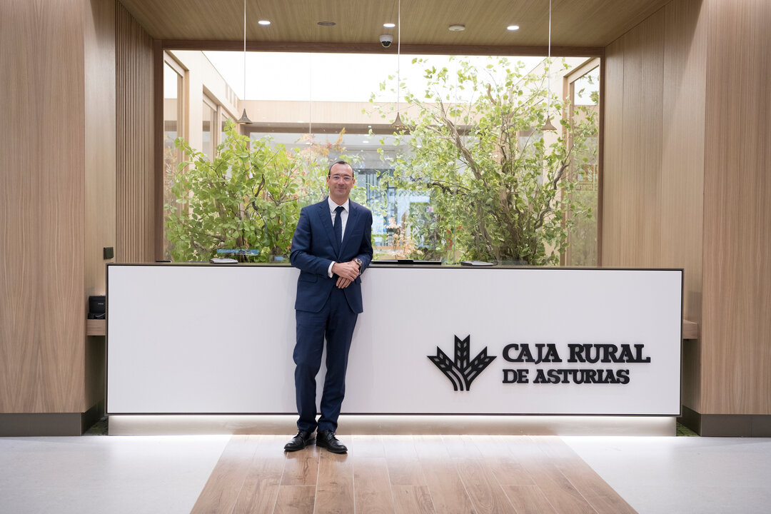 Miguel Ángel Traverso, director de empresas en Caja Rural de Asturias / Marta Martín.