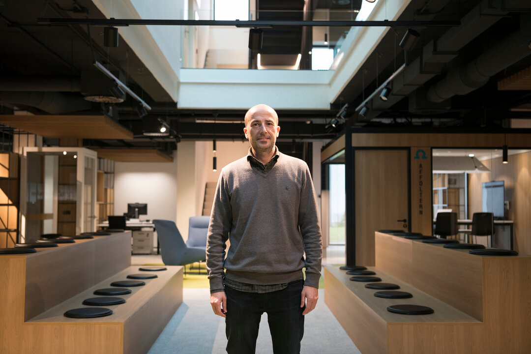 Pablo Fanjul, presidente de BioAsturias en el Edificio de la empresa Metrohm DropSens situado en el Parque Tecnológico de Asturias / Marta Martín.